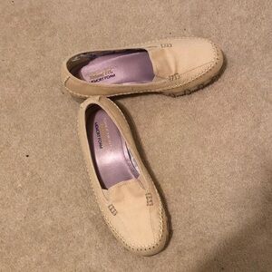 Skechers Women's Tan Loafers